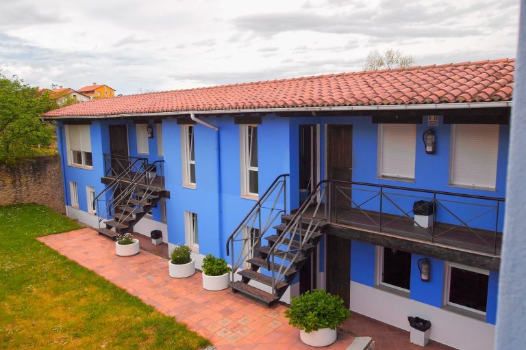 Edificio-caballerizas-escaleras